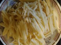 美味的干煸土豆丝做法图解2)