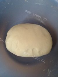 美味的莲藕猪肉饺子做法图解3)