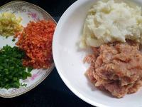 美味的鸡肉丸子汤做法图解5)