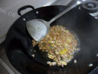 简单易做的肉末茄子做法图解3)
