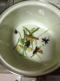 美味的狮子头做法图解9)