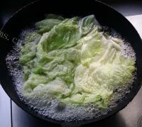 香甜可口的鱼香白菜卷做法图解4)