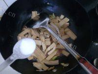美味的葱炒豆腐做法图解8)