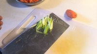 胡萝卜炒鸡蛋做法图解3)
