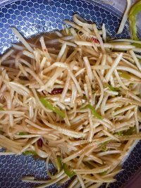 家常菜青椒土豆丝