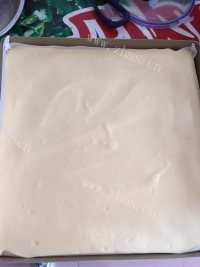 自制草莓奶油蛋糕卷做法图解11)