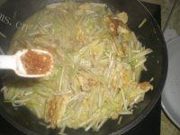 营养丰富的韭黄炒鸡蛋