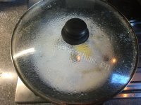 美味的椰浆咖哩蛤蜊浓汤做法图解7)