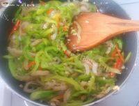 家常小炒肉皮做法图解8)