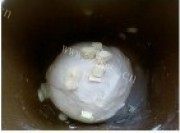 自制乳酪小面包做法图解2)