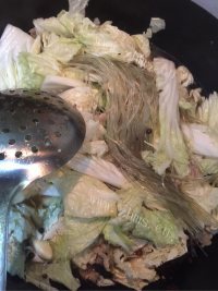 DIY白菜炖粉条做法图解5)