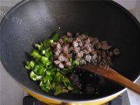 青椒蚝油牛肉粒做法图解10)
