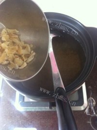 美味的百合绿豆汤做法图解6)