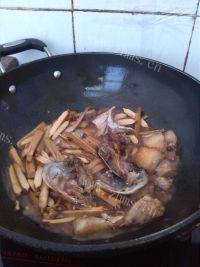 「DIY美食」豆干芹菜焖咸鱼做法图解8)