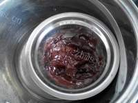 色味俱佳的熔岩蛋糕做法图解3)