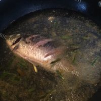 营养鲫鱼豆腐汤的做法图解五