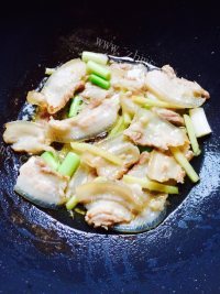 质嫩爽口的干锅花菜做法图解5)
