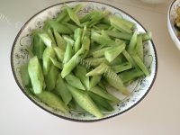 鲜美可口的凉拌黄瓜做法图解3)
