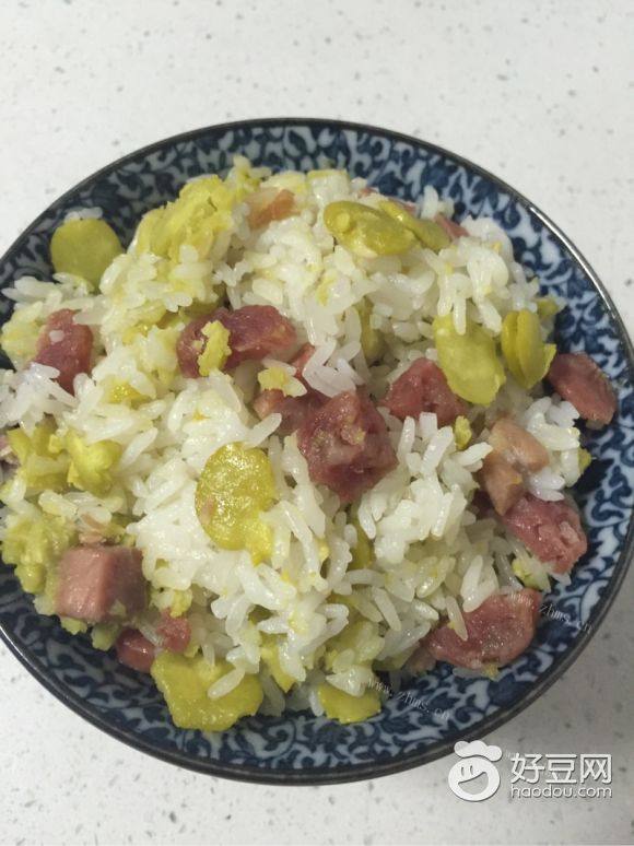 蚕豆腊肉焖饭