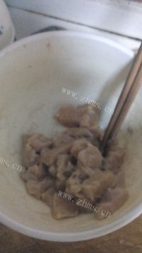 自制香酥鸡米花做法图解3)