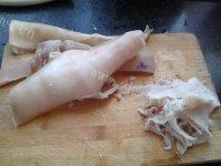 十分诱人的肉皮冻做法图解4)
