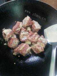 超级好吃的糖醋排骨做法图解2)
