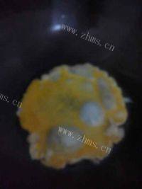 美味的蛋炒河粉做法图解2)
