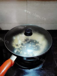 自制爆米花做法图解4)