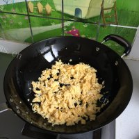 家常韭菜鸡蛋元宝馄饨做法图解4)