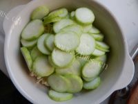 营养阙菜干排骨汤 做法图解1)