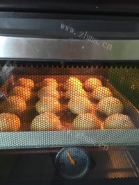 自制榨菜鲜肉月饼做法图解24)