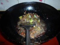 「家有大厨」茄子炒肉做法图解6)