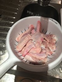 妈妈最爱的红烧鸡翅做法图解2)
