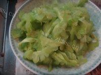 味道不错的苦瓜炒肉做法图解1)