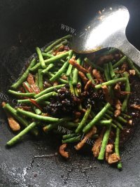 美味的豆角肉丝焖面做法图解6)