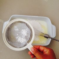 可口的桃子冰皮月饼做法图解3)