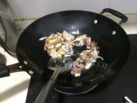 家常菜花菜炒腊肉做法图解2)