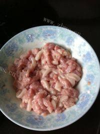 毛豆炒肉丝自制做法图解3)