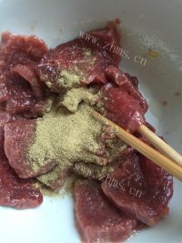 香气浓郁的牛排做法图解3)