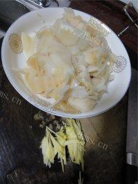 好吃的酸笋牛肉做法图解1)
