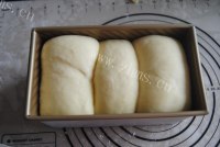 好吃的酸奶蜜豆土司做法图解16)