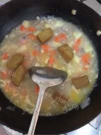 色泽鲜亮的咖喱牛肉饭做法图解4)