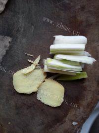 自制鲫鱼豆腐汤做法图解4)