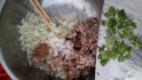 自制酱肉包做法图解4)