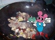 美味的牛腩烧土豆做法图解4)