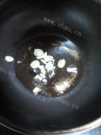 油而不腻的西红柿炖牛腩做法图解5)