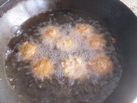 美味的红烧狮子头做法图解7)