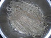 家常菜凉拌金针菇做法图解1)