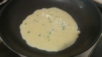 美味的鸡蛋香葱莜面饼做法图解8)