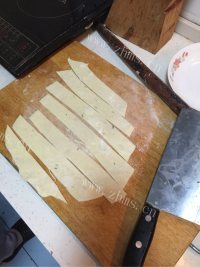 酸甜可口的西红柿面片儿汤做法图解3)